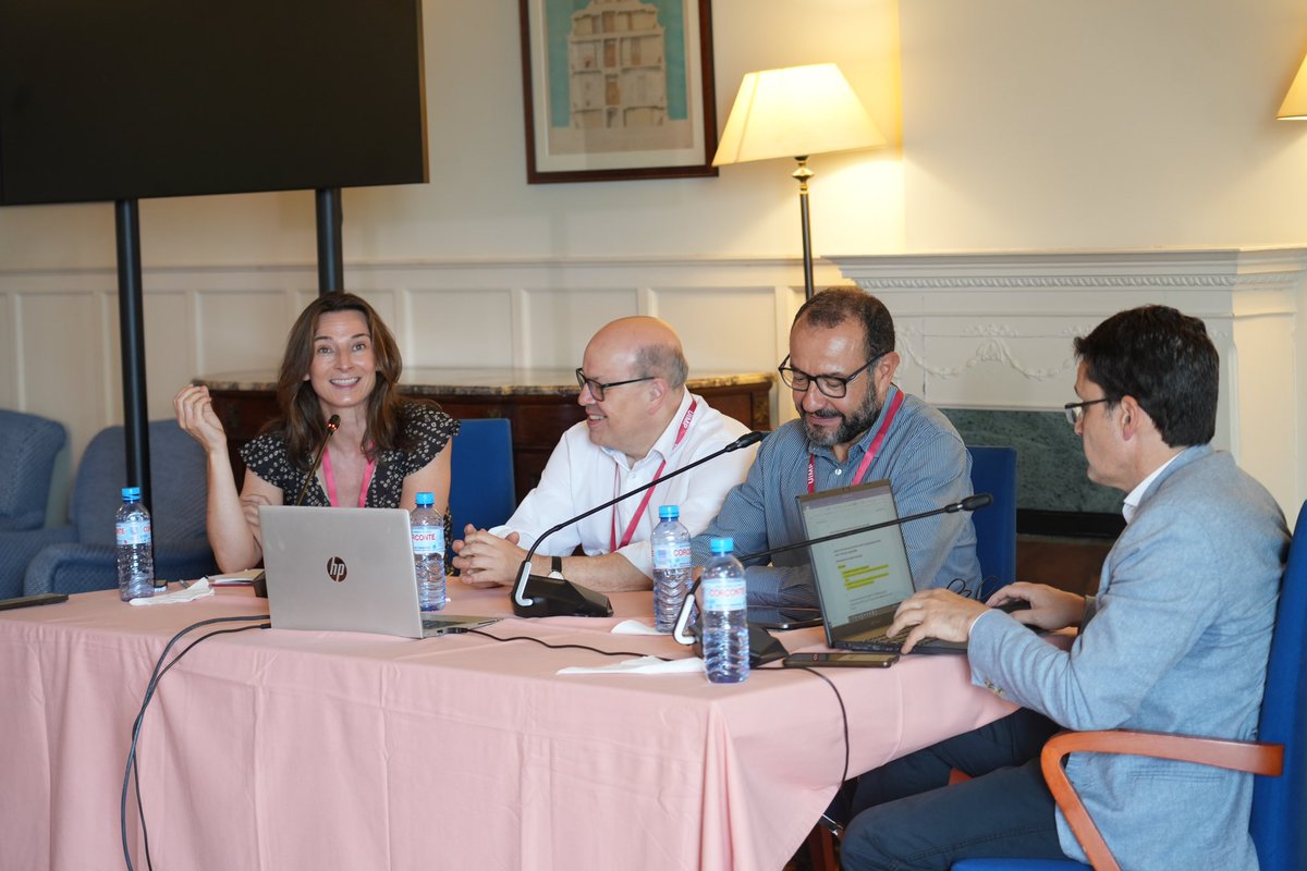 SEDIAgob's tweet image. Concluye el curso de @mintradigital en la @UIMP profundizando sobre la apuesta de una IA ética que proteja los valores Europeos
El Sandbox de IA y la puesta en marcha de la @agenciaAESIA han sido ejemplos de los avances de la @SEDIAgob en gobernanza, innovación e inclusividad