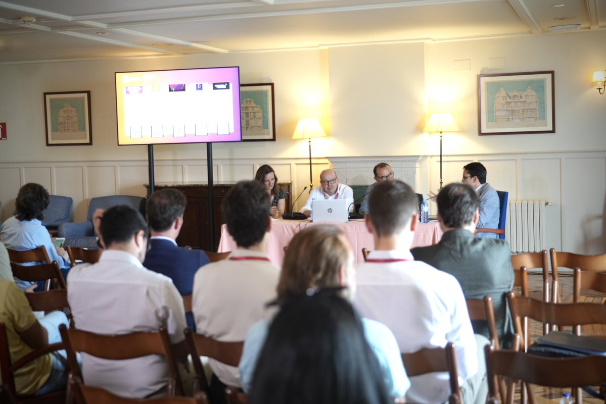 SEDIAgob's tweet image. Concluye el curso de @mintradigital en la @UIMP profundizando sobre la apuesta de una IA ética que proteja los valores Europeos
El Sandbox de IA y la puesta en marcha de la @agenciaAESIA han sido ejemplos de los avances de la @SEDIAgob en gobernanza, innovación e inclusividad