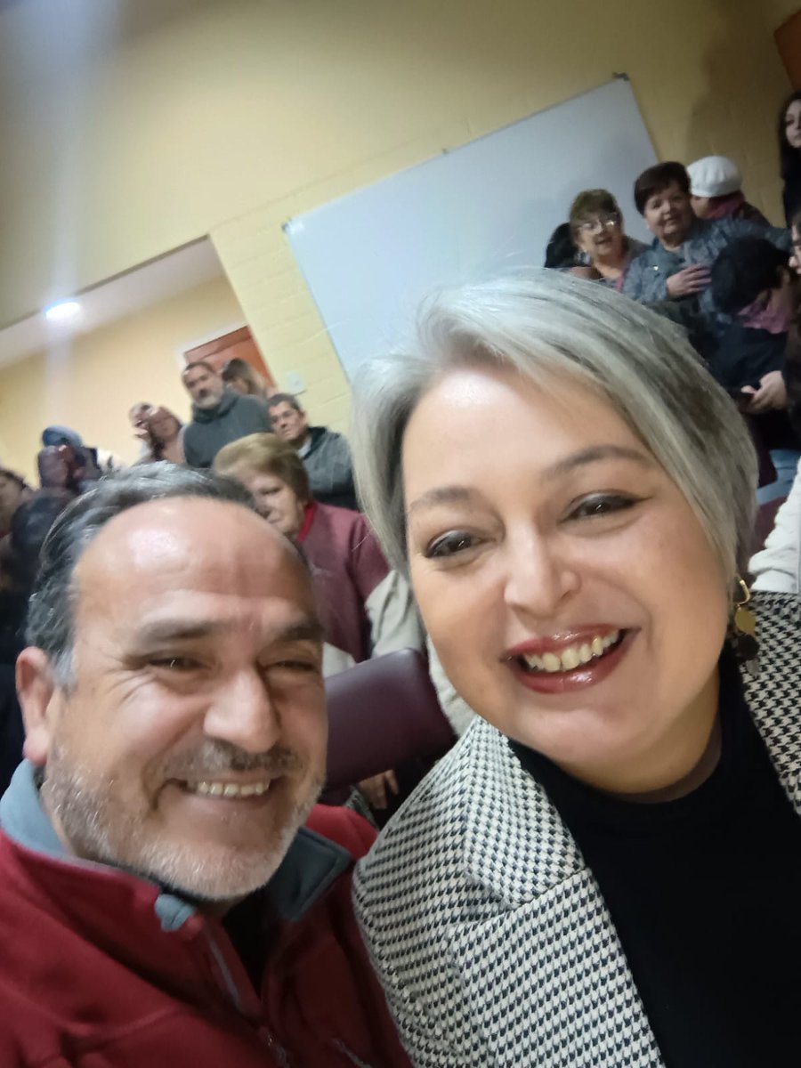 Lindo encuentro ciudadano con #JaennetteJara  en villa Los Aromos deSan Bernardo, un mensaje esperanzador para Chile!!