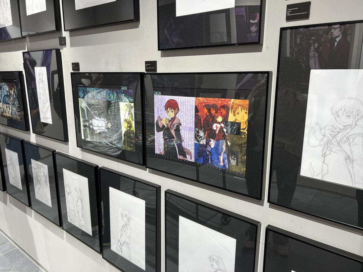 渋谷のDéesse space caiman shibuyaで開催中の安倍吉俊さんの個展を拝見しました。
きわめて多数の原画と完成画、そして新旧の肉筆画が展示される素晴らしい内容です。
画業30周年おめでとうございます。
