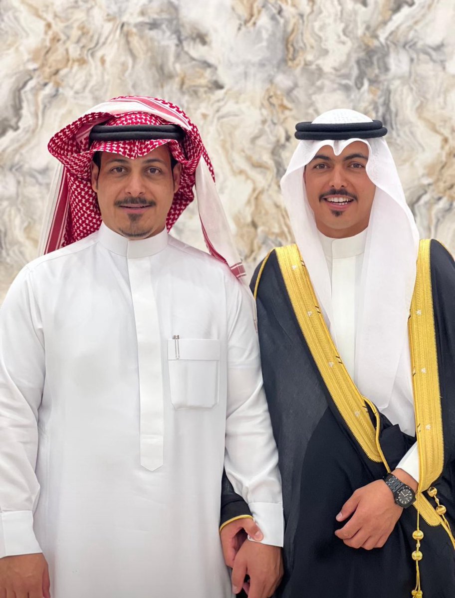 althnibat300's tweet image. في ليلة من ليال الفرح
احتفل العم ؛
عليق بن سعود سلامه الذنيب بزواج نجله ؛
{بـاني}
وسط جمع لفيف من الأهل والأحبة والأصدقاء
متمنين لهم التوفيق وان يبارك الله لهم وعليهم .