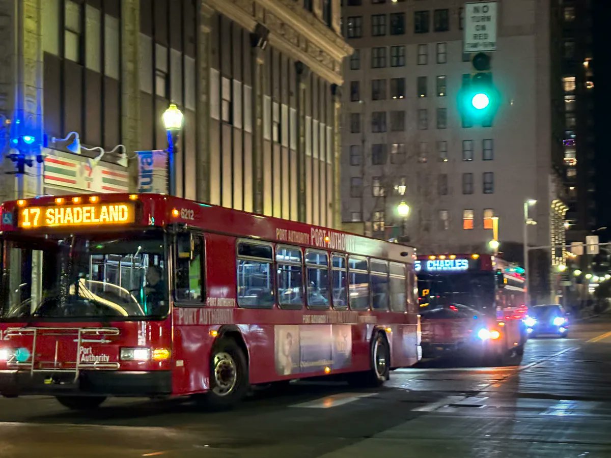 ThePUPNews's tweet image. Today's @PGHGuild strike paper leads with a double dose of Ed Blazina -- reporting on how @PGHtransit board members are exploring other options to avoid massive cuts in February, and on all roadwork scheduled around the region this weekend and next week: unionprogress.com