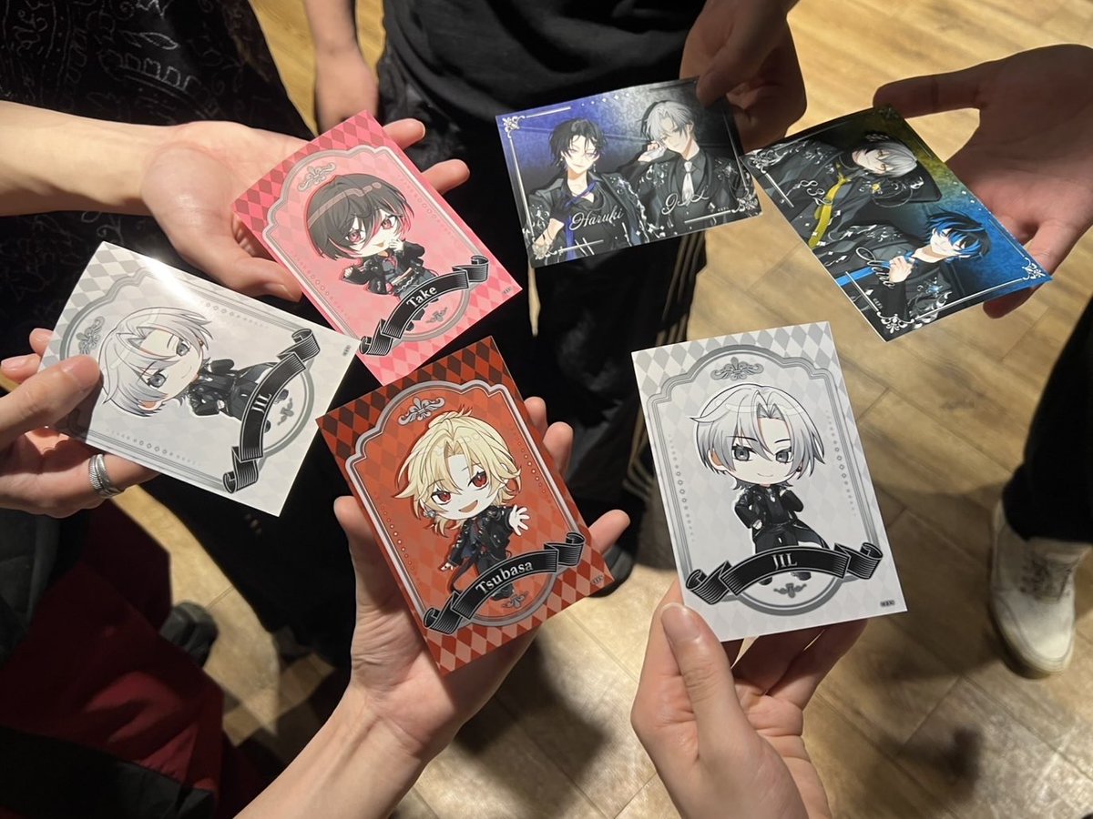 リハーサル前にメンバーでファミリーマートへ！ 初のファミマプリント