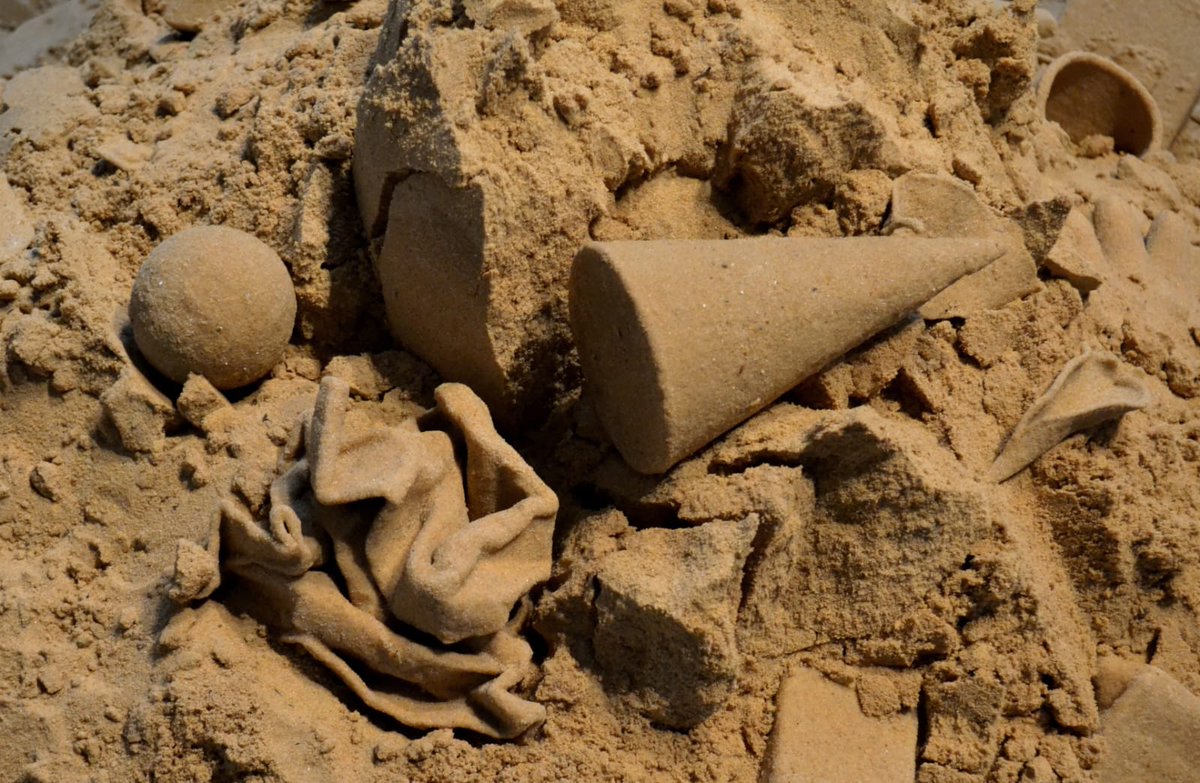 🎨 ¡BIENALSUR desembarcó en el km 383!
Inauguró la muestra “Fragmentar la obsolescencia. Primavera silente” en el <a href="/MARMuseo/">Museo MAR</a>, que vuelve a ser sede anfitriona de la bienal de arte transnacional que cumple 10 años.
¡Puede visitarse hasta el 28 de febrero!