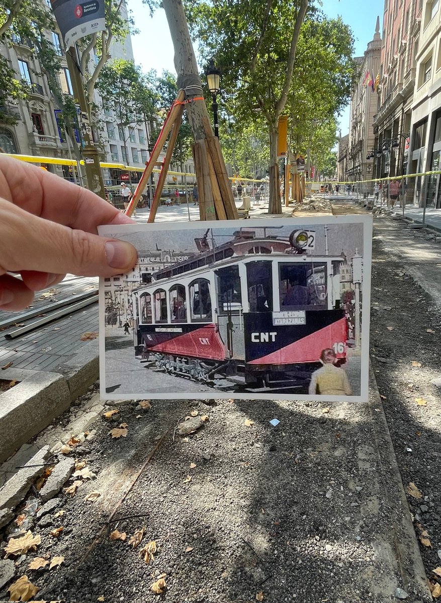 Civil_War_Spain's tweet image. Tram lines unearthed as part of the reform of La Rambla this morning Photo: Collectivised tram, 4 minutes the street, plaça de Catalunya, 1936.
The line stopped running in 1961.