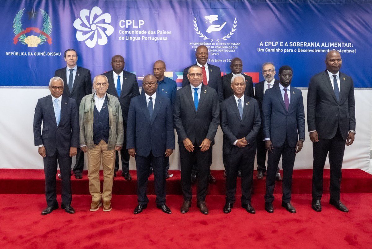 PR_Senegal's tweet image. À l’invitation de Son Excellence @USEmbalo, Président de la Guinée-Bissau, le Président @PR_Diomaye a pris part ce matin, à Bissau, aux travaux de la XVᵉ Conférence des Chefs d’État et de Gouvernement de la CPLP.
🔗 Pour en savoir plus : ➡️ bit.ly/4m05xEb