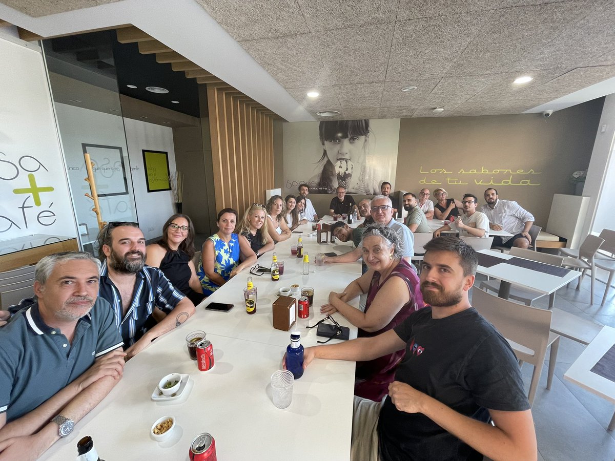 Despedida de la oficina central en Valencia con un buen ‘esmorzaret’. ¡Gracias a todos y todas por el trabajo de este curso!