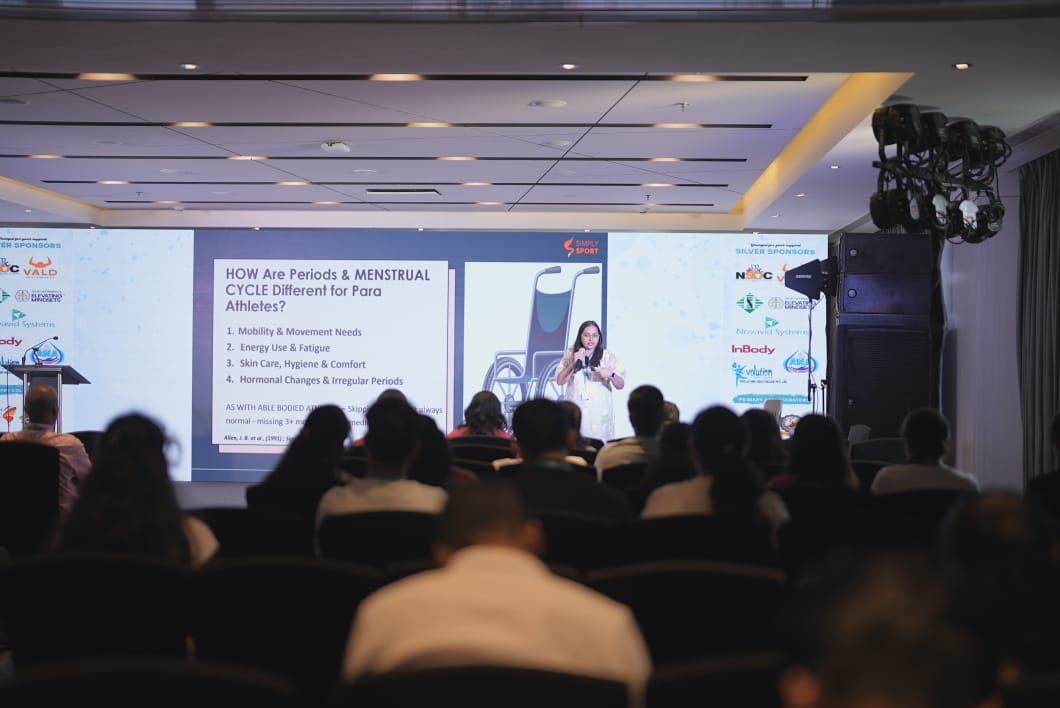_SimplySport's tweet image. At #ParaSportSummit2025, Simply Sport raised the critical issue of menstrual health in female para athletes. Manasi Satalkar led a powerful session featuring voices like Shalini, Devika & Deepa Malik. We need adaptive products, privacy, classifiers & empathy. #SimplyPeriods #SSF