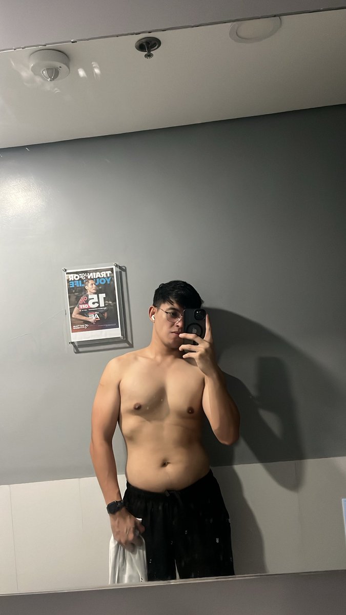 Aaron ⚓️🐷 (@elmooooooooow) on Twitter photo 