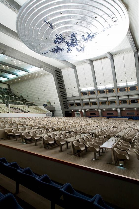 luusssso's tweet image. The incredible Brutalist architecture of the Kyoto International Conference Center by Sachio Otani (1966)