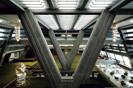 luusssso's tweet image. The incredible Brutalist architecture of the Kyoto International Conference Center by Sachio Otani (1966)