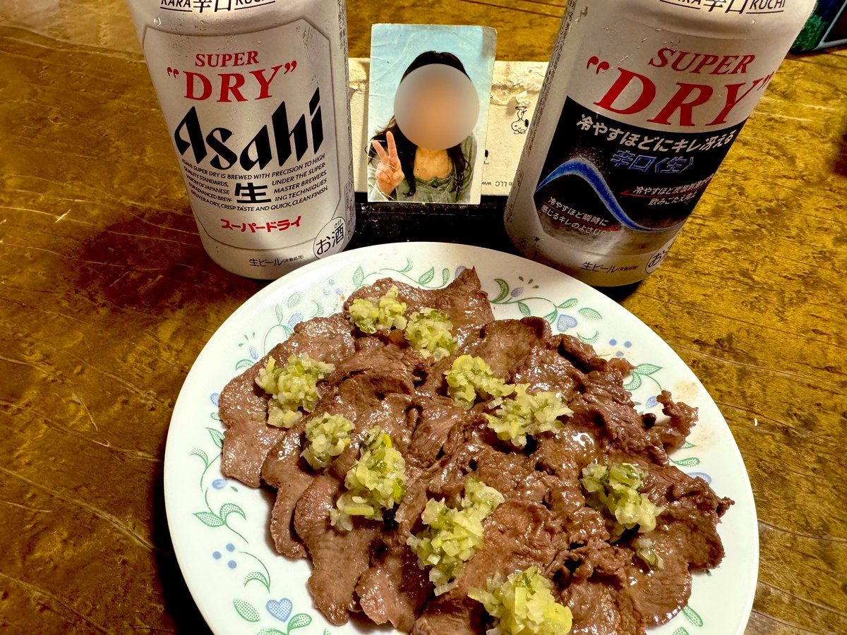 今日はマッマの命日。

死んでから14年の間でいろんなことあったなー。
おそらく「ったく、なんでそうなるのわからないの？」言われるんが想像できる()
ただその後「まぁ楽しんでんならそれで良いんじゃない？」言うて喜んでくれそう。

子供らと愉快なお友達に囲まれて楽しくやってるで。

KP(献杯)。