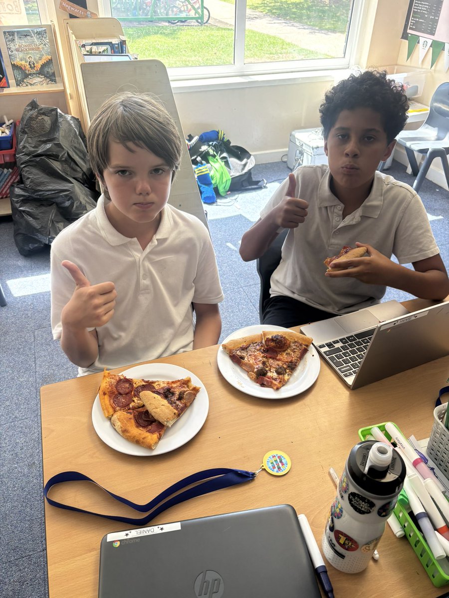 Year 6 treat morning finished with a play on the park &amp; Dominos pizza for lunch 🍕