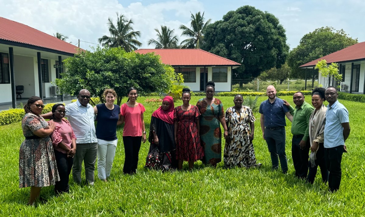 This pioneering DermLink-funded project brought remote online dermatology services to isolated communities in Tanzania! Congrats to the project team at Bagamoyo District Hospital &amp; @aadskin on making such an impact to the lives of those in remote areas: bit.ly/dermlink-proje…