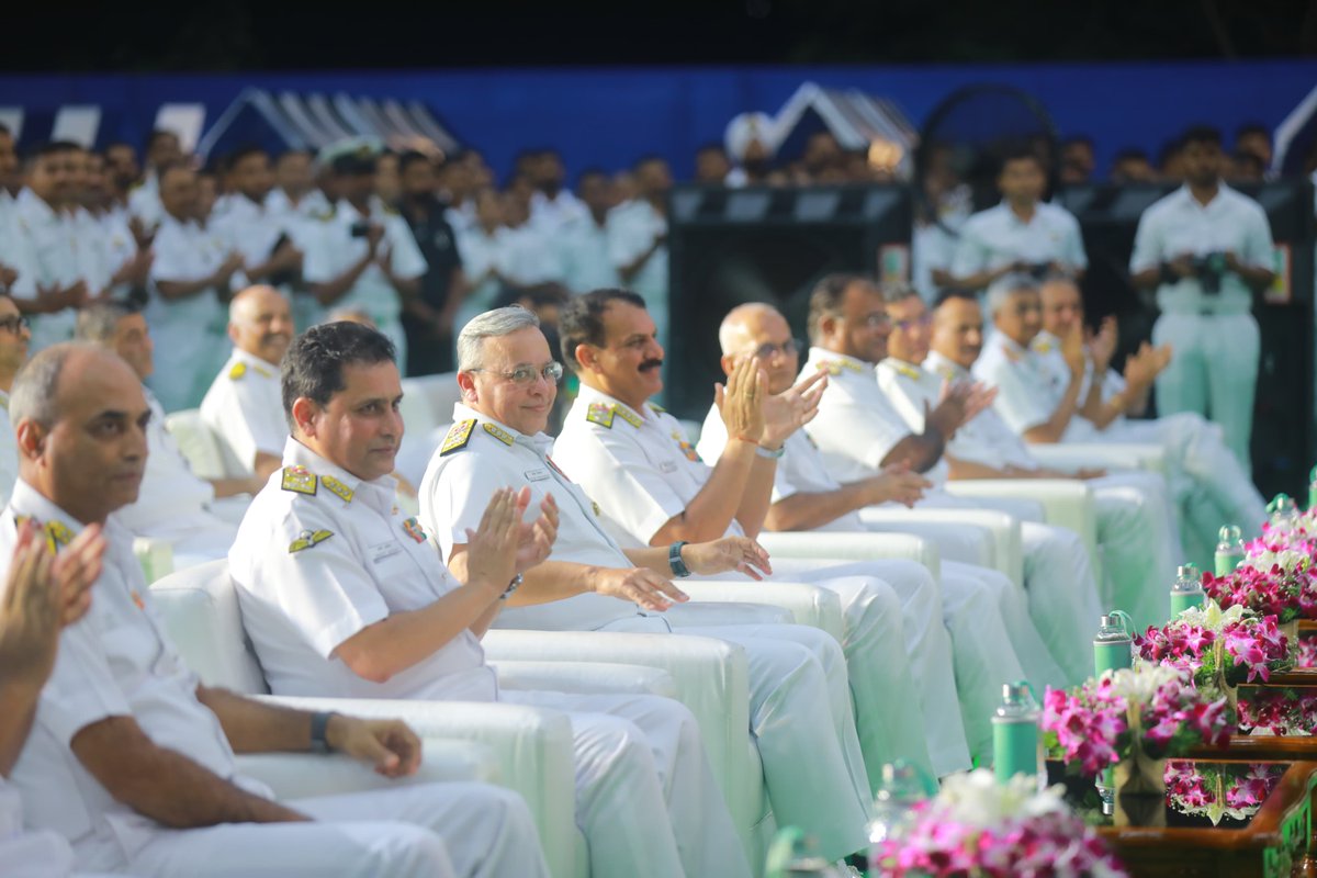 🇮🇳 Chief of the Naval Staff, Admiral Dinesh K Tripathi #CNS interacted with the personnel of #EasternNavalCommand  and commended their professionalism &amp; unwavering commitment towards safeguarding our maritime frontiers. 
🎺🎷Patriotic performances by the ENC band, NCS children