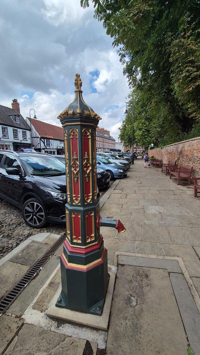 MarkYarksHopper's tweet image. Lovely old Victorian water fountain from the 1860s in Beverley. Come and get yer free cholera!