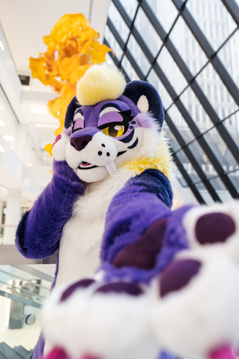 korasaber's tweet image. POV: she says she knows where to get crab rangoons, do you take her paw? ๐ #FursuitFriday
๐ท: @_CrowCreations_
#furry #furries #furrygirl #fursuit #fursuiter