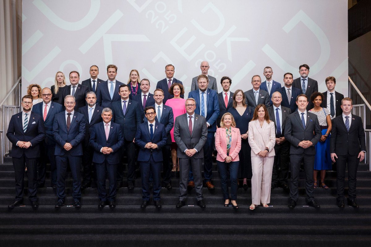 MRiTGOVPL's tweet image. Wiceminister @M_Baranowski uczestniczy w nieformalnym posiedzeniu ministrów ds. konkurencyjności odpowiedzialnych za rynek wewnętrzny i przemysł w Kopenhadze. Spotkanie odbywa się pod hasłem „Budowanie Europy jutra - zrównoważonej, innowacyjnej i konkurencyjnej”.💬Stojące przed…