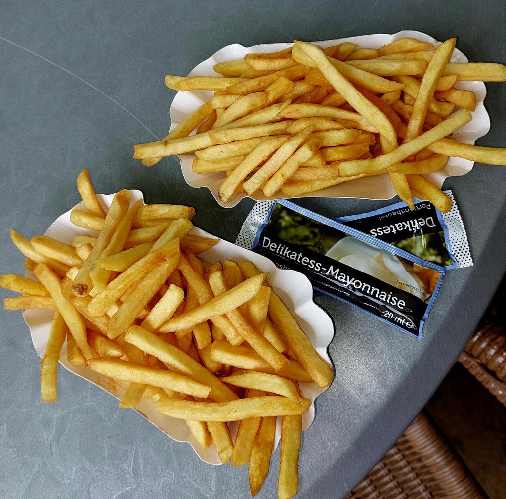 MissDreamless81's tweet image. Wahre Kenner können es riechen!
Wobei mir grad ein wenig fer Appetit vergangen ist.