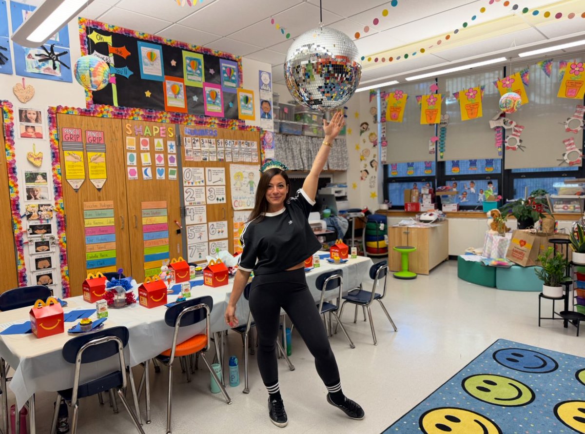 Ms. V - Special Education Teacher 💙✂️🖍️🧩🍎🇬🇷 tweet media