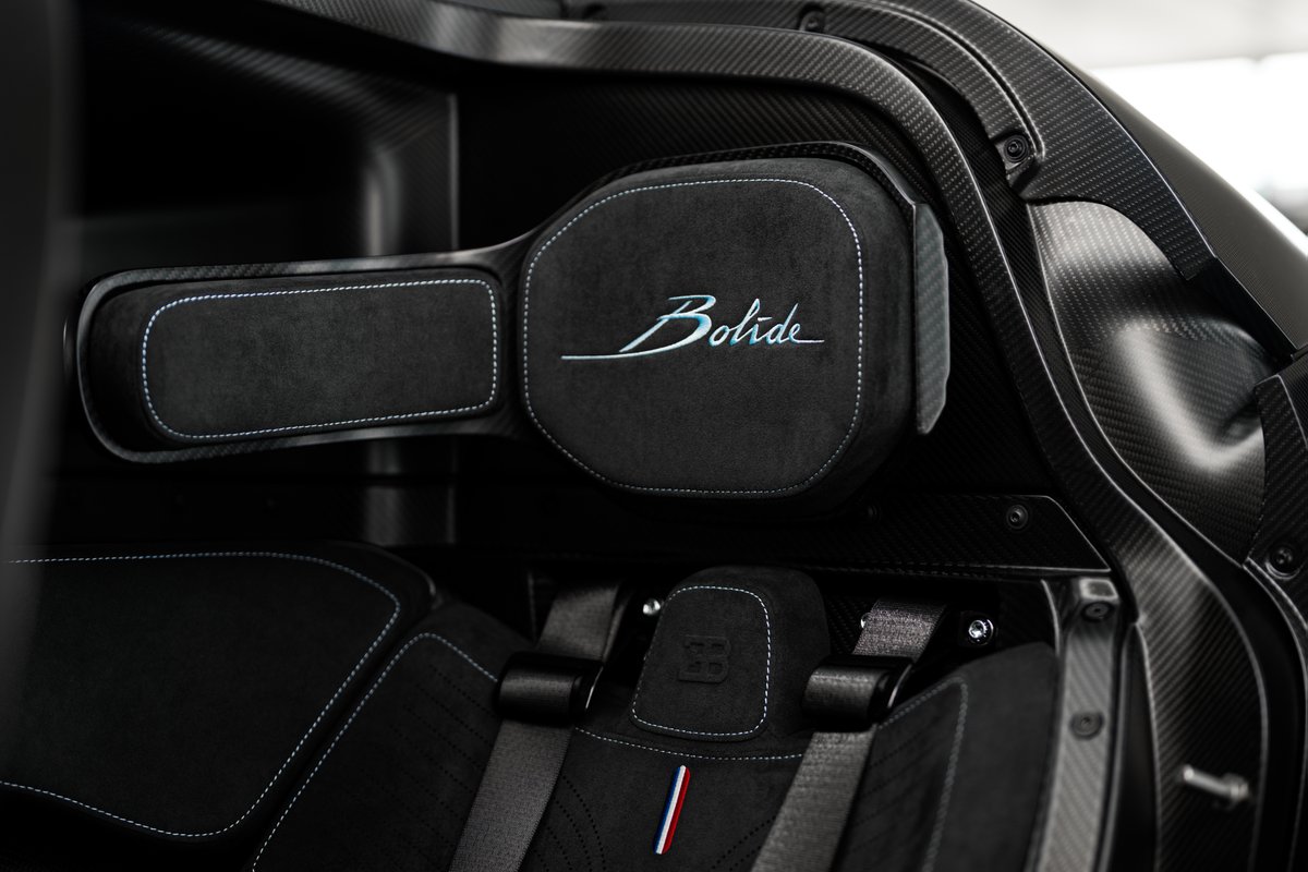 Bugatti's tweet image. In the BUGATTI light tunnel, the BOLIDE reveals what it was built for: speed, form, and the spirit of a purebred track car – finished in raw black carbon.
#BUGATTI #BOLIDE
–
bugatti.link/consumption