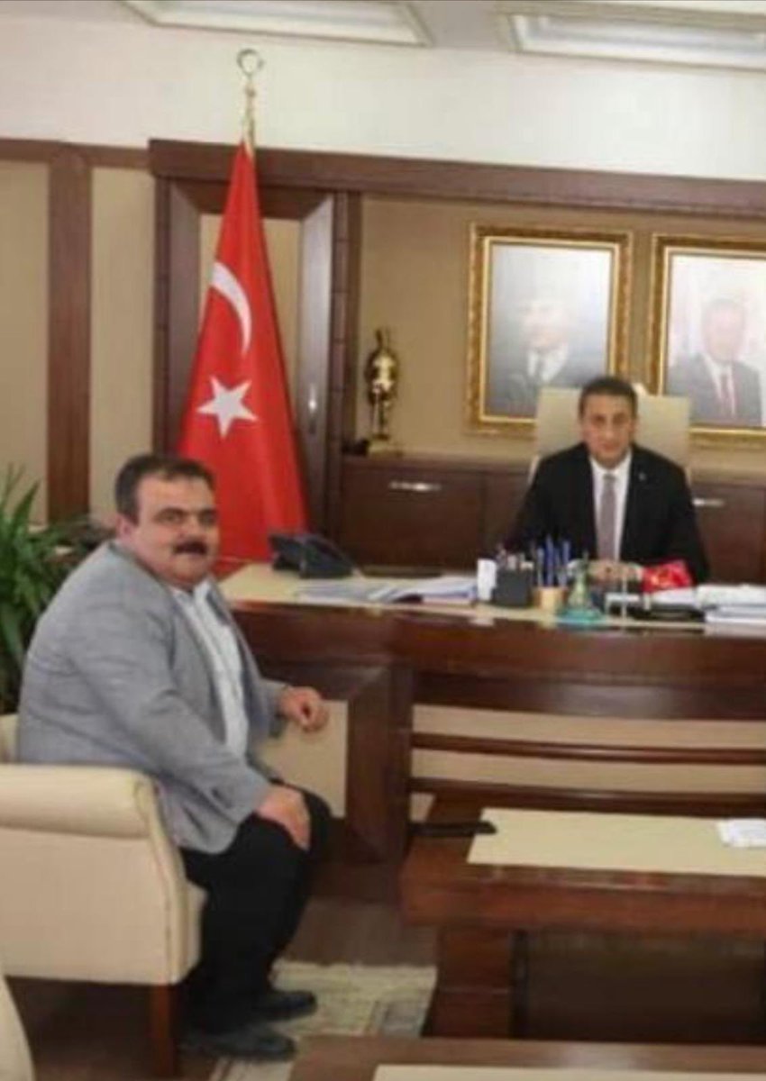 Önceki dönem #Sinop Valimiz Sayın Erol Karaömeroğlu’nun vefat ettiği haberini büyük bir üzüntüyle öğrenmiş bulunmaktayım.
Rabbim mekanını cennet eylesin yakınlarına sabırlar versin. 
<a href="/TCSinopValiligi/">T.C. Sinop Valiliği</a>