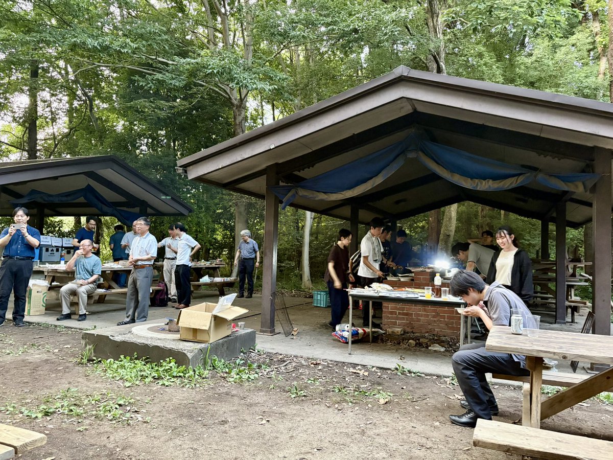 Grad school BBQ at the Uni of Tsukuba – meat courtesy of Costco! Events like this have become rare at AIST, so it was a real treat. Four postgrads were roped in to help (unpaid!), though they didn’t seem to mind and were all smiles😅