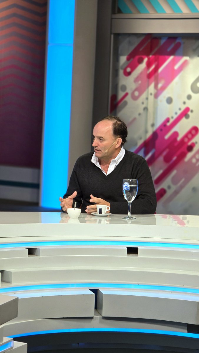 Desayunos informales tweet media