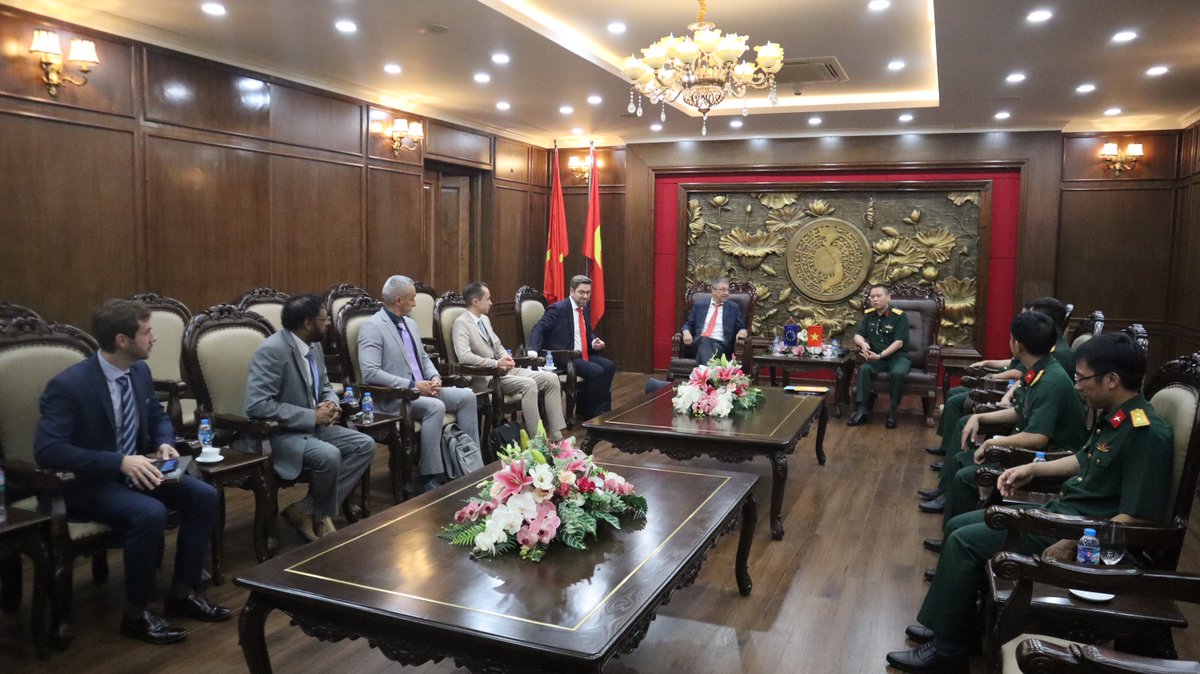 ESIWA_EU's tweet image. ๐ธ from our cybersecurity training in Hanoi. ๐๏ธ @EUSec_Defence statement โก๏ธ eeas.europa.eu/delegations/viโฆ
๐ฅ๏ธ๐ Supporting #EUVietnam security & defence cooperation, discussing #CyberRisk, #DigitalResilience
๐ช๐ป #TeamEurope event by IDIR + @EUDelegationVN + @ESIWA_EU
#EUforeignpolicy