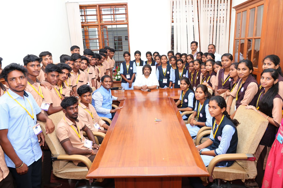 Madhu_Bangarapp's tweet photo. There is no change in the present annual Exam 2 and Exam 3 system for both SSLC and II PUC students. These exams will continue as per the existing policy. Furthermore, there have been no discussions to withdraw the current three-exam system.

#SSLC #IIPUC #Students #Exam https://t.co/E9aNg4sJXR