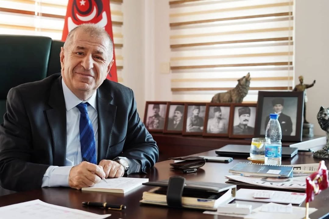 <a href="/scknkrkmz236978/">Seçkin Korkmaz</a> Arada "fark" var.