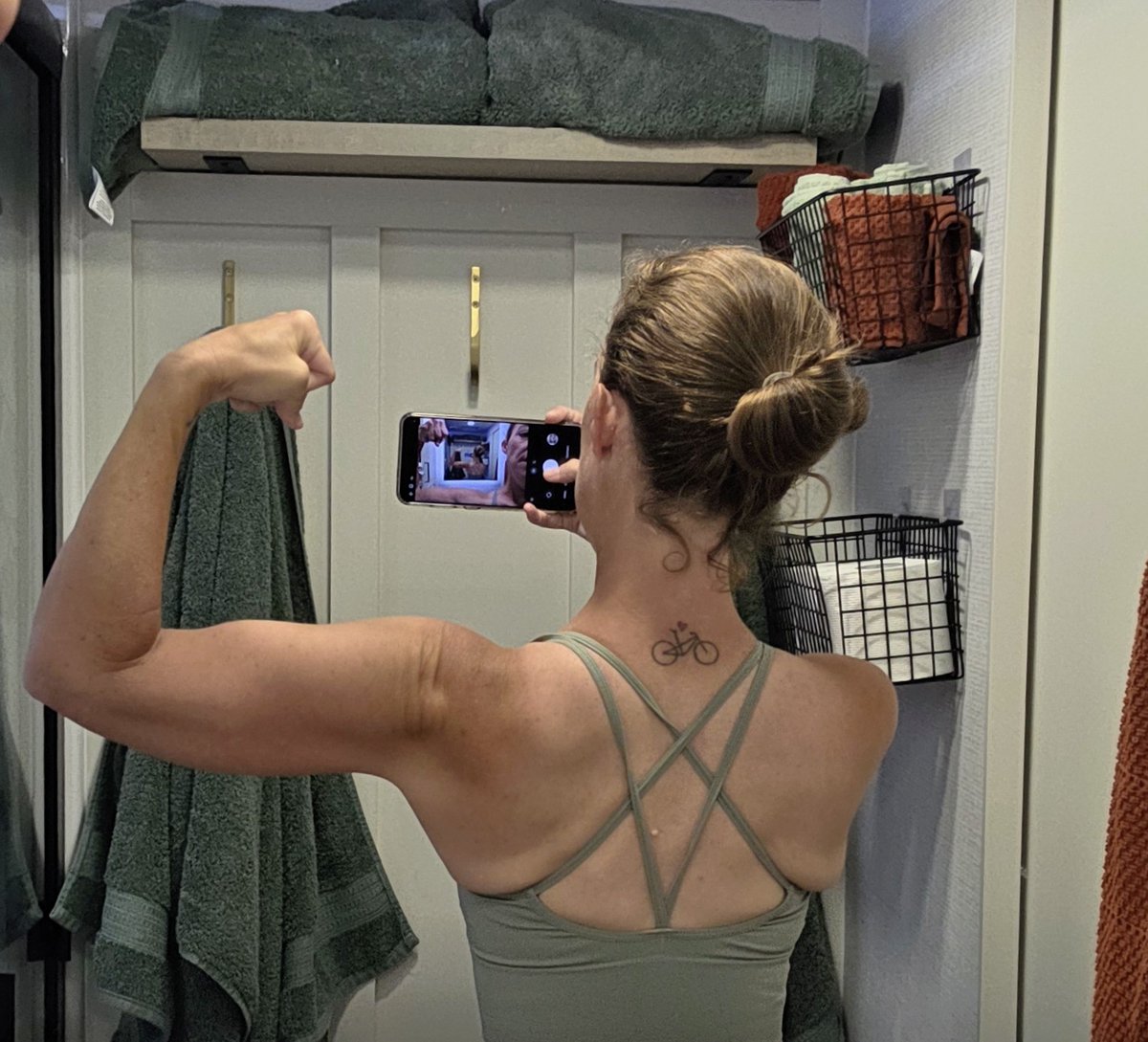 MrsMordt's tweet image. Upped it to 70 push ups this morning. Been doing walks around the park too, which include some pretty decent hills. I think I'll be trailering my workouts with the places I'm at. 

(764 days of meat)

#fitgranny #fitness #fridayflex #carnivore #fueledbybeef