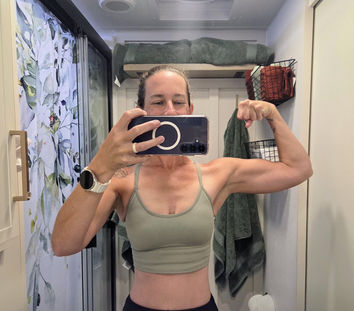 MrsMordt's tweet image. Upped it to 70 push ups this morning. Been doing walks around the park too, which include some pretty decent hills. I think I'll be trailering my workouts with the places I'm at. 

(764 days of meat)

#fitgranny #fitness #fridayflex #carnivore #fueledbybeef