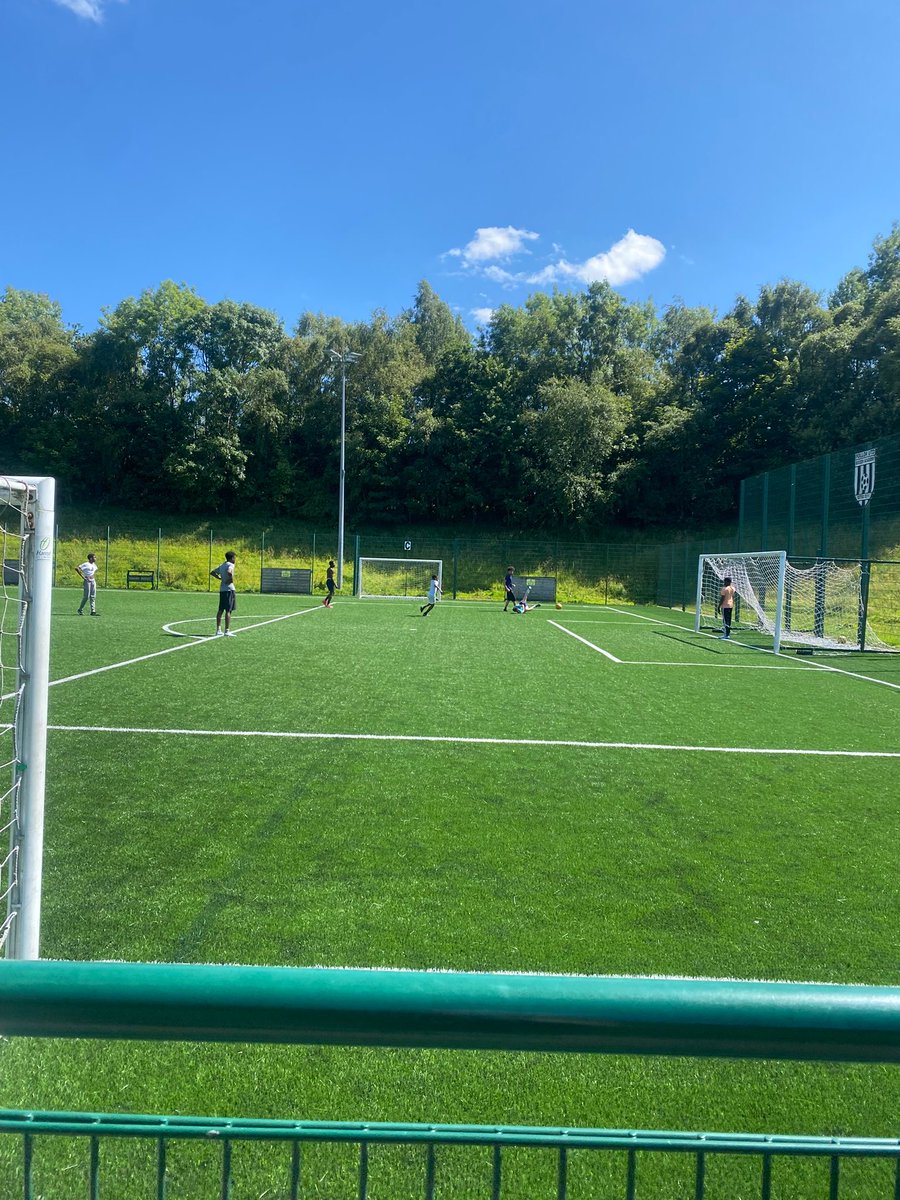 PollokUtdS_A's tweet image. #FootballForAll continues with our Inclusion Football Programme, supporting young people from New Scots backgrounds to get involved in the game — proudly delivered with support from @ScottishFA ⚽️⚫️⚪️
@ScotFAWest