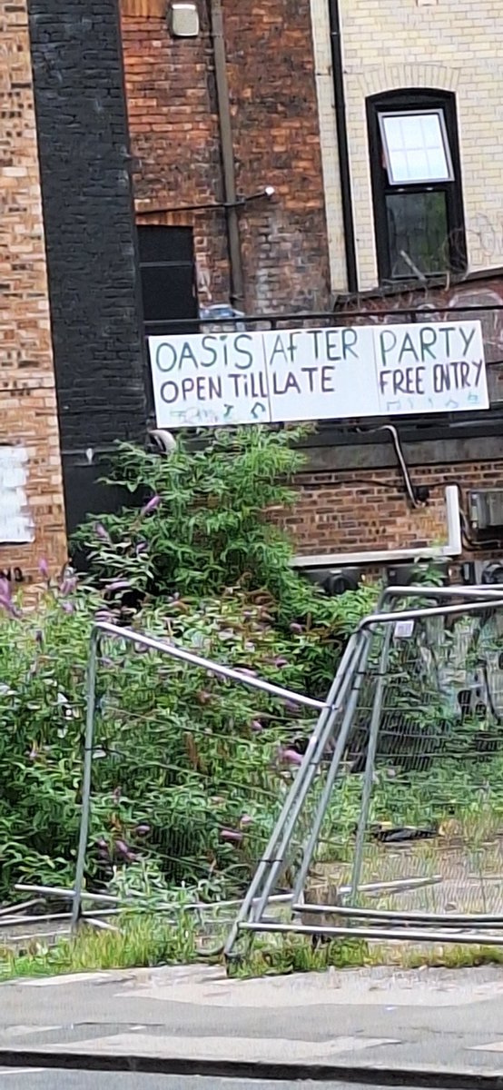 Seems legit 
#oasis #OasisLive25