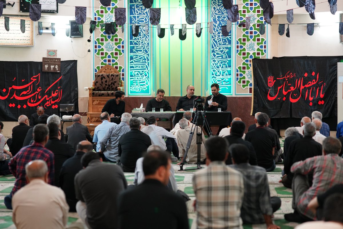 ali_khezrian's tweet image. به همراه برادرم امیرحسین ثابتی با حضور در مسجد جامع امام خمینی(ره) #شهرک_اکباتان تهران، ضمن بررسی برخی مشکلات مردم از جمله عدم تکمیل پروژههای عمرانی همچون پارکینگ مترو و پل شهید ستاری، پیرامون تحولات سیاسی کشور و اقدامات مجلس در #جنگ_تحمیلی و چگونگی حفظ #انسجام_ملی گفتگو کردیم.