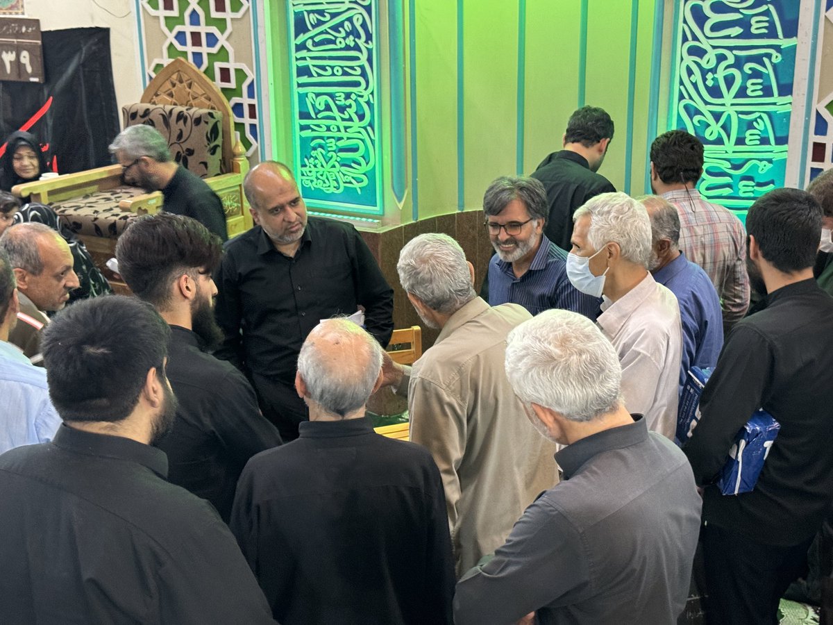 ali_khezrian's tweet image. به همراه برادرم امیرحسین ثابتی با حضور در مسجد جامع امام خمینی(ره) #شهرک_اکباتان تهران، ضمن بررسی برخی مشکلات مردم از جمله عدم تکمیل پروژههای عمرانی همچون پارکینگ مترو و پل شهید ستاری، پیرامون تحولات سیاسی کشور و اقدامات مجلس در #جنگ_تحمیلی و چگونگی حفظ #انسجام_ملی گفتگو کردیم.