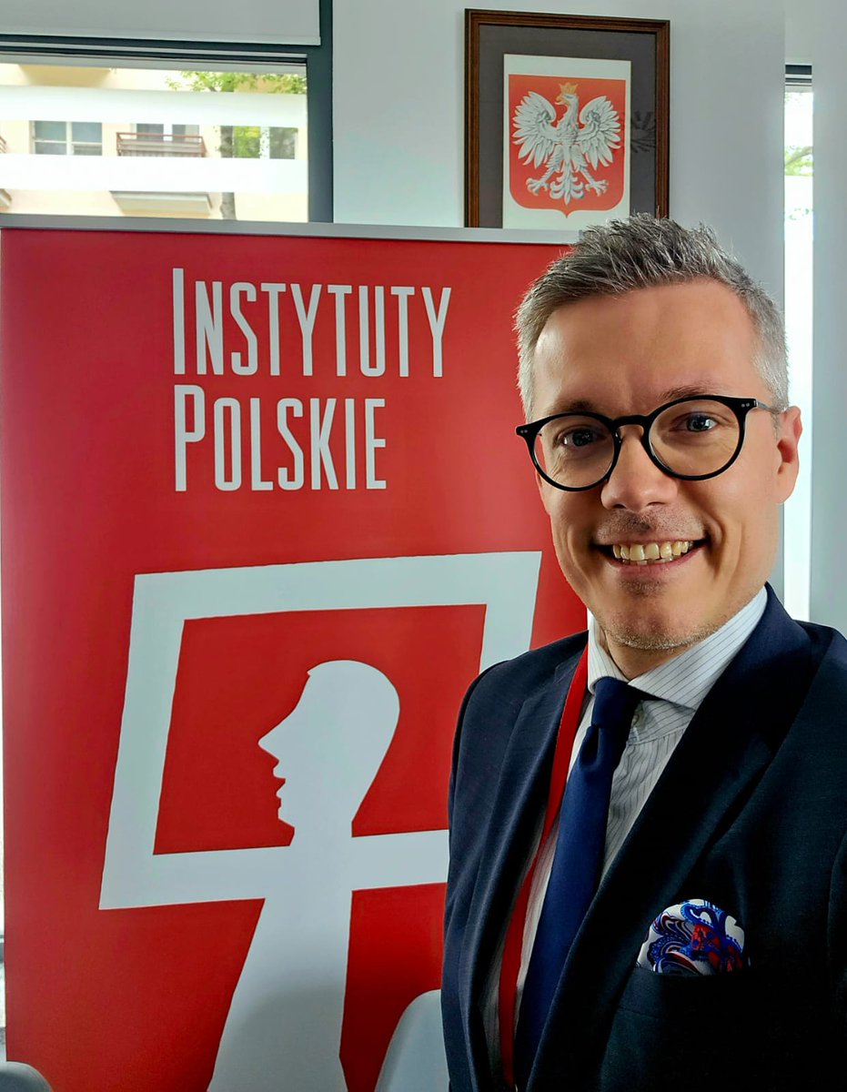 Polnisches Institut Düsseldorf (@plinstitut_dues) on Twitter photo In Warschau fand eine Tagung über die Ausrichtung der 🇵🇱 Kulturdiplomatie statt.
Zu den Teilnehmern gehörten u.a. Ministerin <a href="/RadwanAnia/">Anna Radwan-Röhrenschef</a> & Direktoren von 25 Polnischen Instituten weltweit, darunter Gesandter Rafał Sobczak, Direktor <a href="/PLInstitut_Dues/">Polnisches Institut Düsseldorf</a>.
⬇️
instytutpolski.pl/duesseldorf/20… In Warschau fand eine Tagung über die Ausrichtung der 🇵🇱 Kulturdiplomatie statt.
Zu den Teilnehmern gehörten u.a. Ministerin <a href="/RadwanAnia/">Anna Radwan-Röhrenschef</a> & Direktoren von 25 Polnischen Instituten weltweit, darunter Gesandter Rafał Sobczak, Direktor <a href="/PLInstitut_Dues/">Polnisches Institut Düsseldorf</a>.
⬇️
instytutpolski.pl/duesseldorf/20…