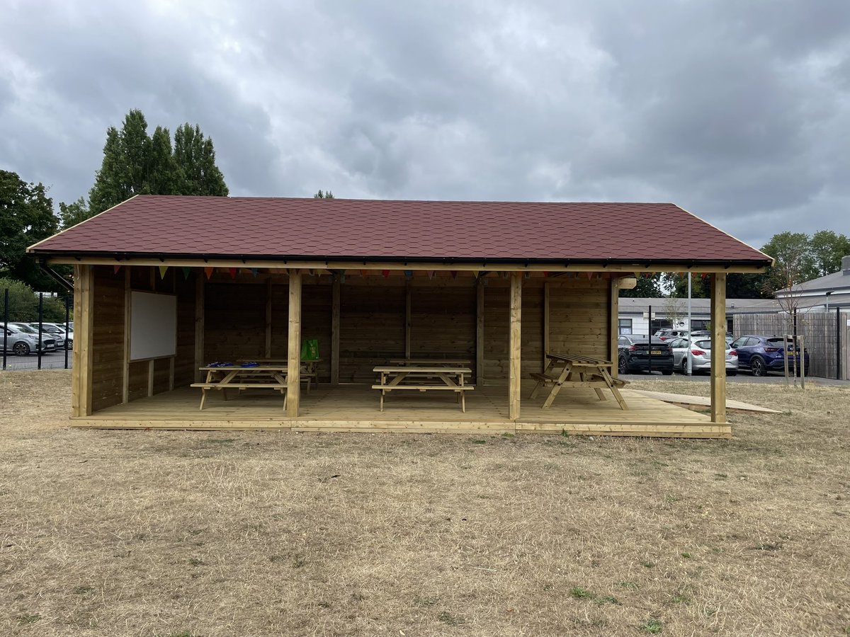 PerryCourtPri's tweet image. Our new outdoor classroom is being used this afternoon for the penultimate assembly of the year! Thank you @JohnJamesFdn