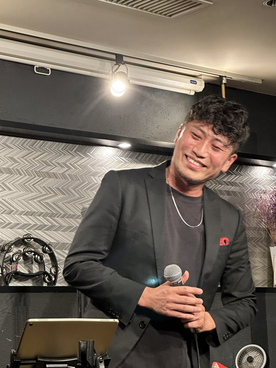 lilicoco0901's tweet photo. 神楽坂おむすび🍙ジャズでササミー&保坂修平🎹&イケメンヴォーカリスト😍お2人のライブを楽しんでます✨✨✨
素敵💓
イケメンづくし...
#sasammy
#保坂修平
#高塚駿
#HIDE
#神楽坂おむすびジャズ https://t.co/jD3myKgoA5