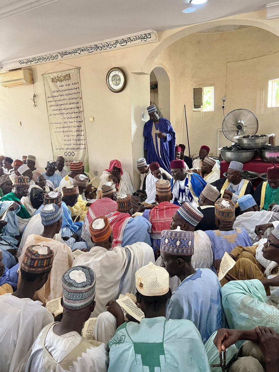 KaitafiS's tweet image. The Emir of Damaturu this morning led a special prayer session for the repose of the soul of late President Muhammadu Buhari. He prayed for Allah’s mercy on the souls of the departed and continued guidance for President Bola Tinubu.