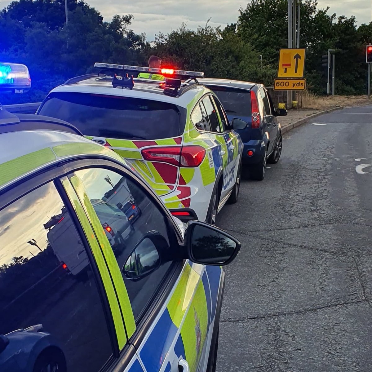 SurreyRS's tweet image. 🚔The driver of this vehicle was stopped on their way home from work in #Chertsey yesterday evening, by #SPCasualtyReduction officers.
A roadside #drugwipe was conducted, which tested positive for Cocaine. The driver then passed a breath test, blowing under the legal drink…
