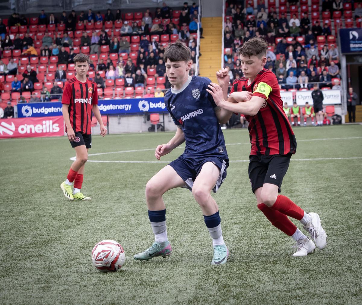 ConnectNI's tweet image. From July 21–26, Derry hosts the epic O’Neills Foyle Cup 2025 - with 900+ teams, 11,500 players, and 2,200 matches in a 6-day football frenzy!
#FoyleCup