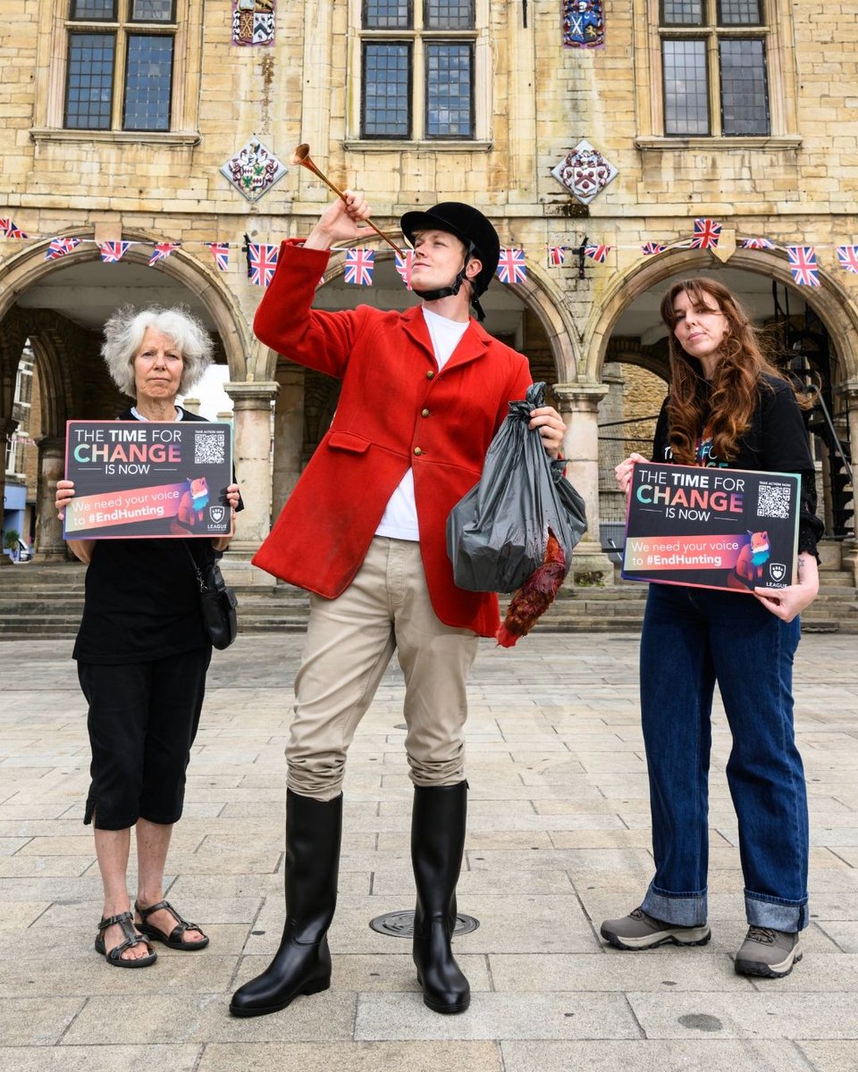LeagueACS's tweet image. The so-called Festival of Hounds is just the same hunting celebration in disguise.
Now set to move to the Milton Estate — home of the convicted Fitzwilliam Hunt. This event continues to glorify cruelty.
We were in Peterborough to expose the truth.
#TimeForChange
