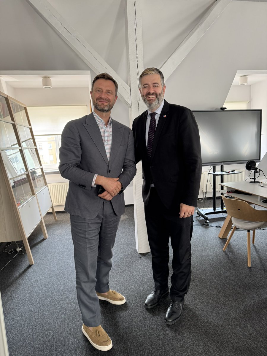 DSGashiRKS's tweet image. Earlier this week I had the great privilege of meeting Director of Narodowe Centrum Kultury (@NCK_PL) @RobertPiaskows2. Director Piaskowski has done a great deal for art and culture in Kraków and Poland and excelled in promoting Polish art during the recent EU Presidency. We…