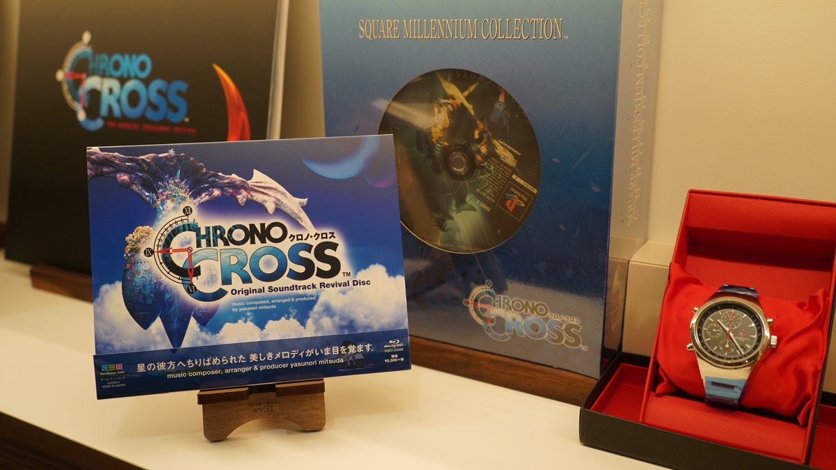 PROCYONSTUDIO's tweet image. プロキオン・スタジオのリフォーム後のMTGルームには立派なディスプレイ棚が設置されました!今までの歴史が詰まったディスプレイ棚で、随時中身は更新していく予定です!
その中で今回は『クロノ・クロス』エリアのご紹介!なかなかレアなものも飾っていますが、お持ちのものはありますか?mau