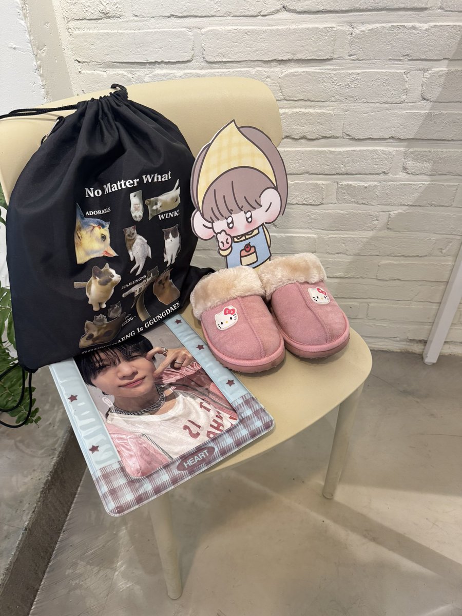 minmin99895865's tweet image. 두번째 방문한 카페
자리가 없어서 아쉬웠지만
너무 귀여운 태민이 눈에 잘 담아옴🩵
#태민 #TAEMIN
#탬딩상점
#눌러봐_탬딩이
#영원한원앤온리_해피태민데이
#HAPPYTAEMINDAY