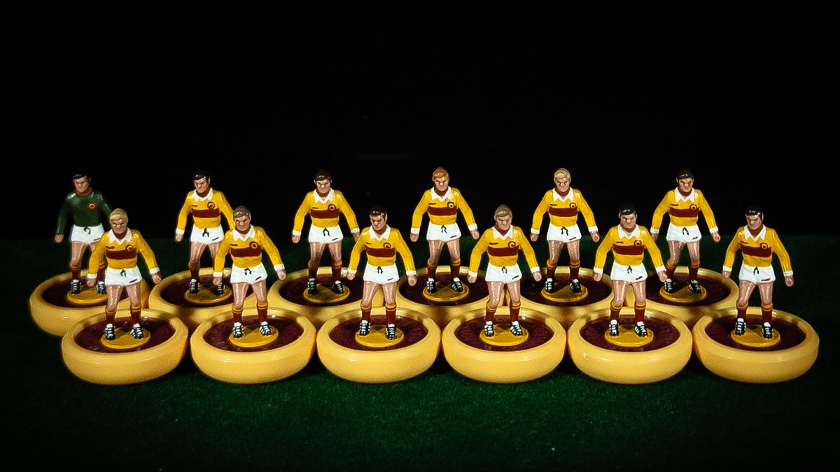 subbuteo_paints's tweet image. Motherwell joins the lineup in my Scottish Football series β painting every club, one team at a time. classic kits, painting close-ups, and match scenes in miniature.
Please drop me a follow & share to help me get my #FootballArt out there
#SPFL #Subbuteo #FootballArt