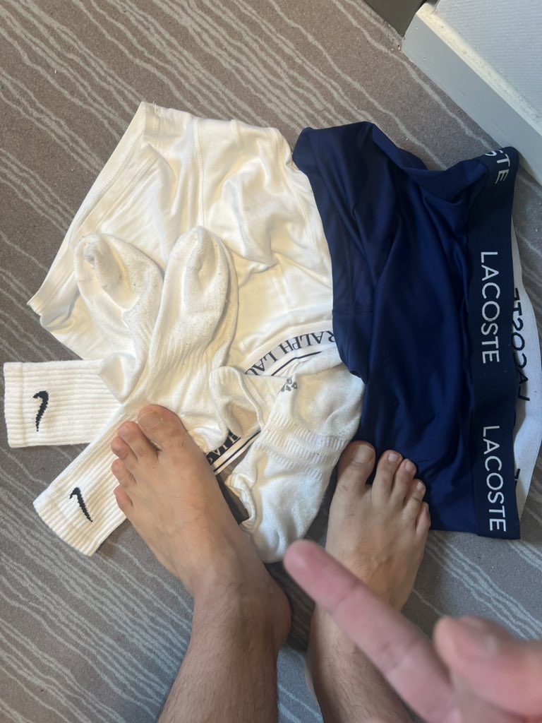 Come serve your French male master ! Come smell, obey, and beg for more 😈