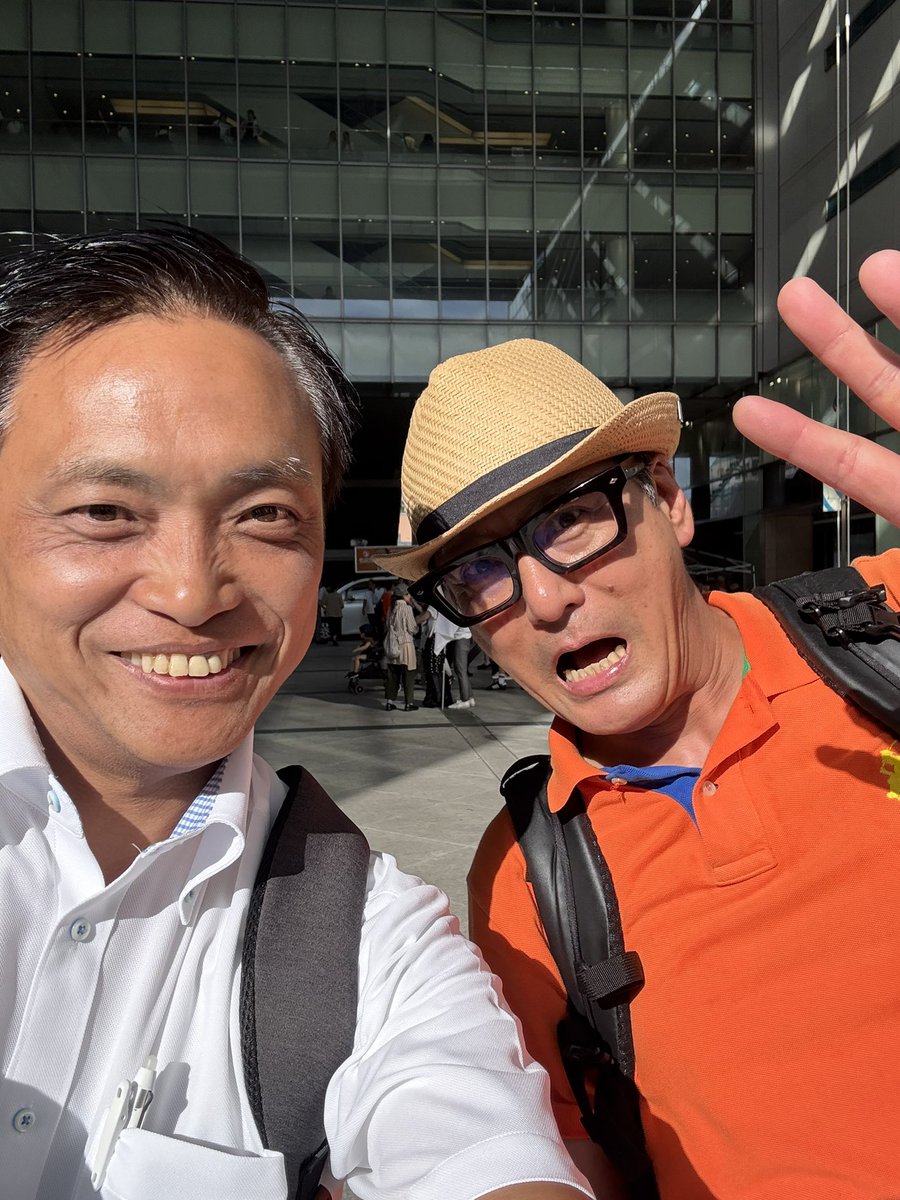 sagesakadaisuke's tweet image. 浜松の松下さんと神谷さんの街頭演説の終わり際には自然発生的に起きた参政党コールにビビった😳

そして、久しぶりの中井さん❤️
飲んでるかと思ったら飲んでなかった笑

#参議院選挙
#松下ゆうき 候補応援📣